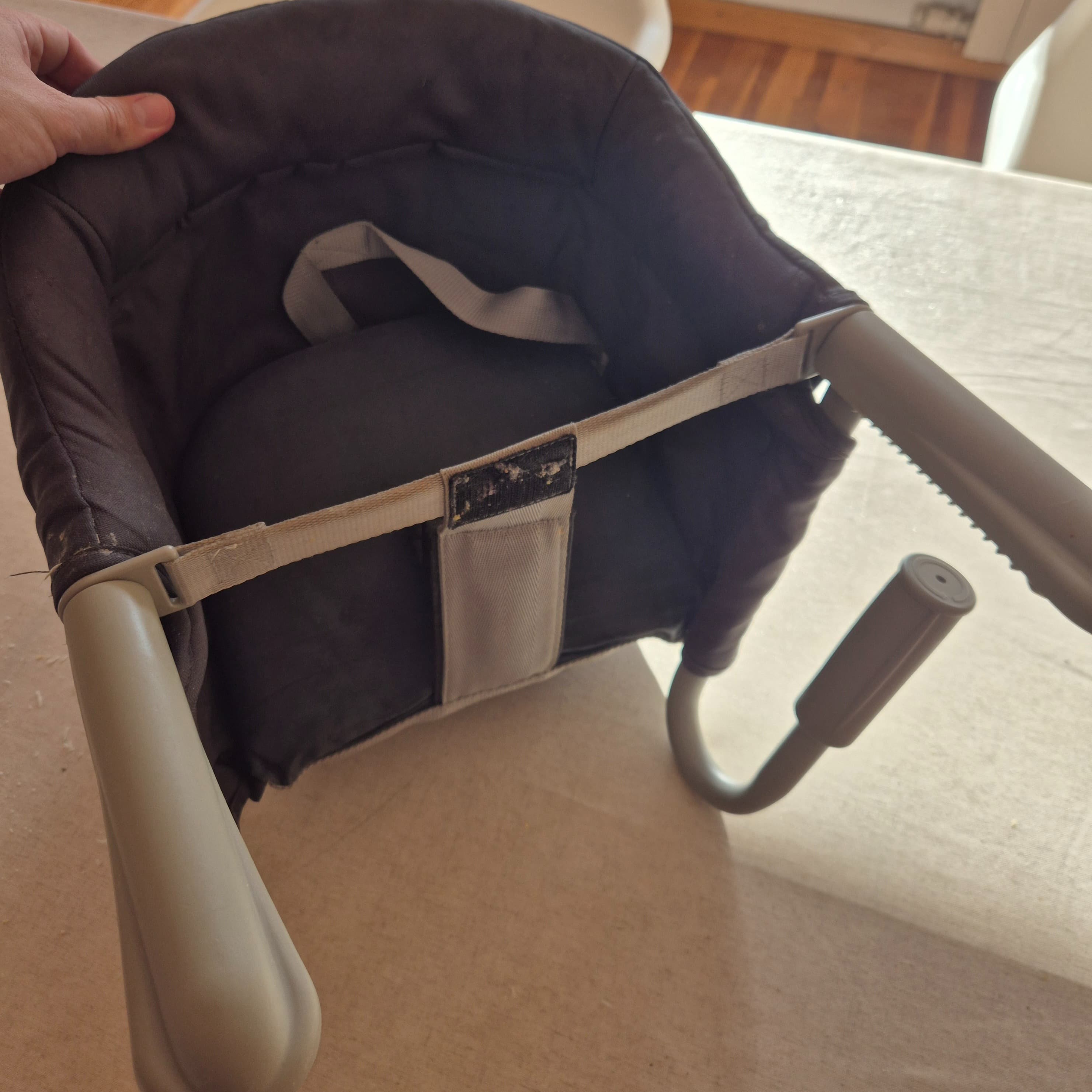 Sedile da tavolo pieghevole rapido Inglesina, grigio scuro (grigio antracite), facile da trasportare con installazione sicura - 3