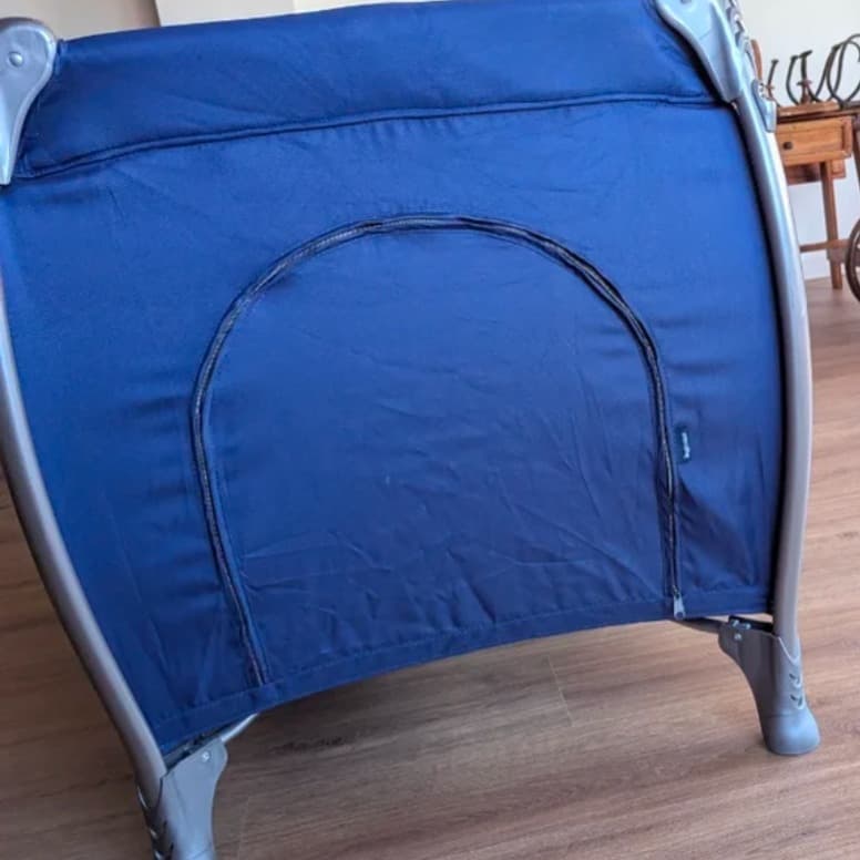 Travel crib 