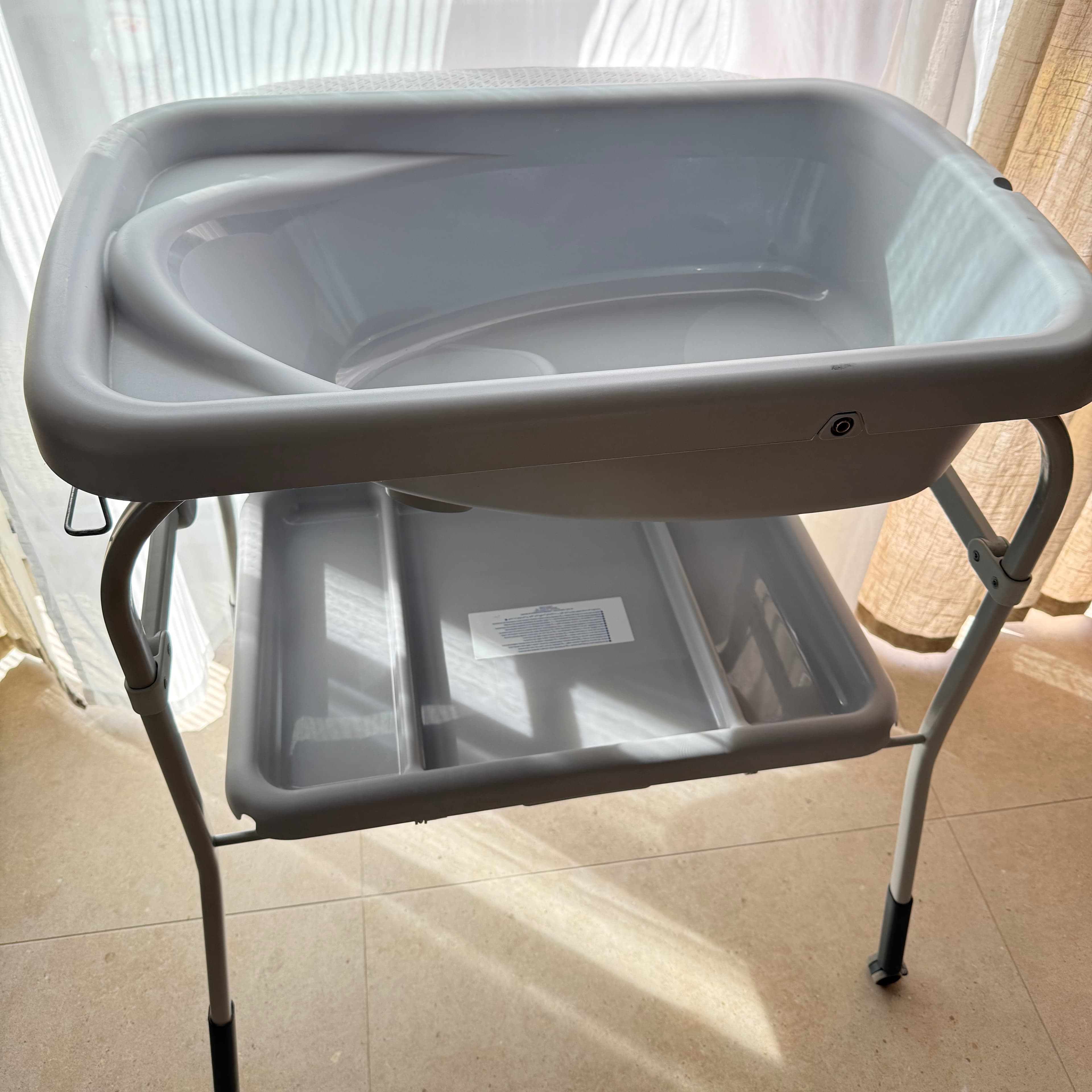 Vaschetta da bagno ergonomica per bambini Chicco con fasciatoio - 2