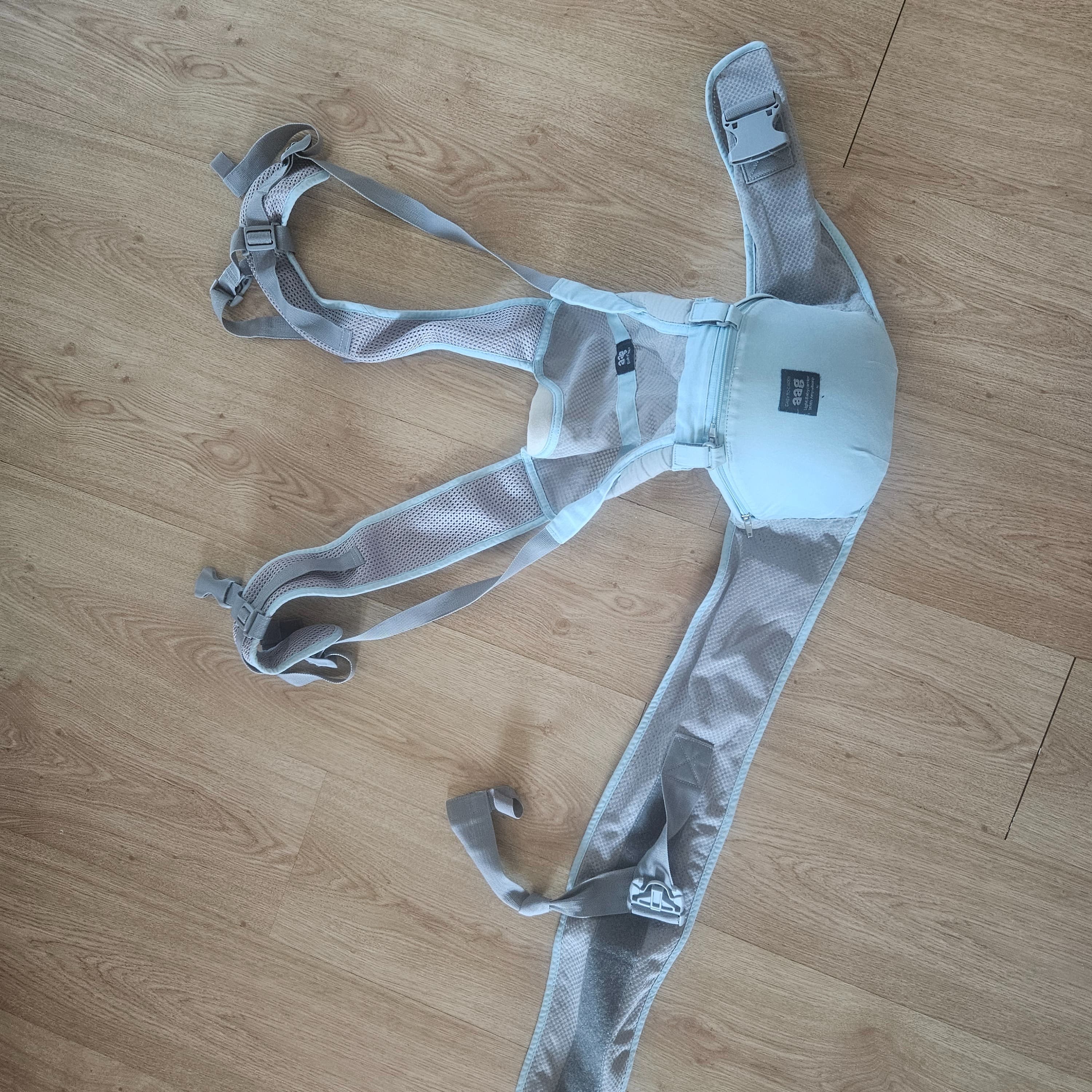 Hip carrier AAG