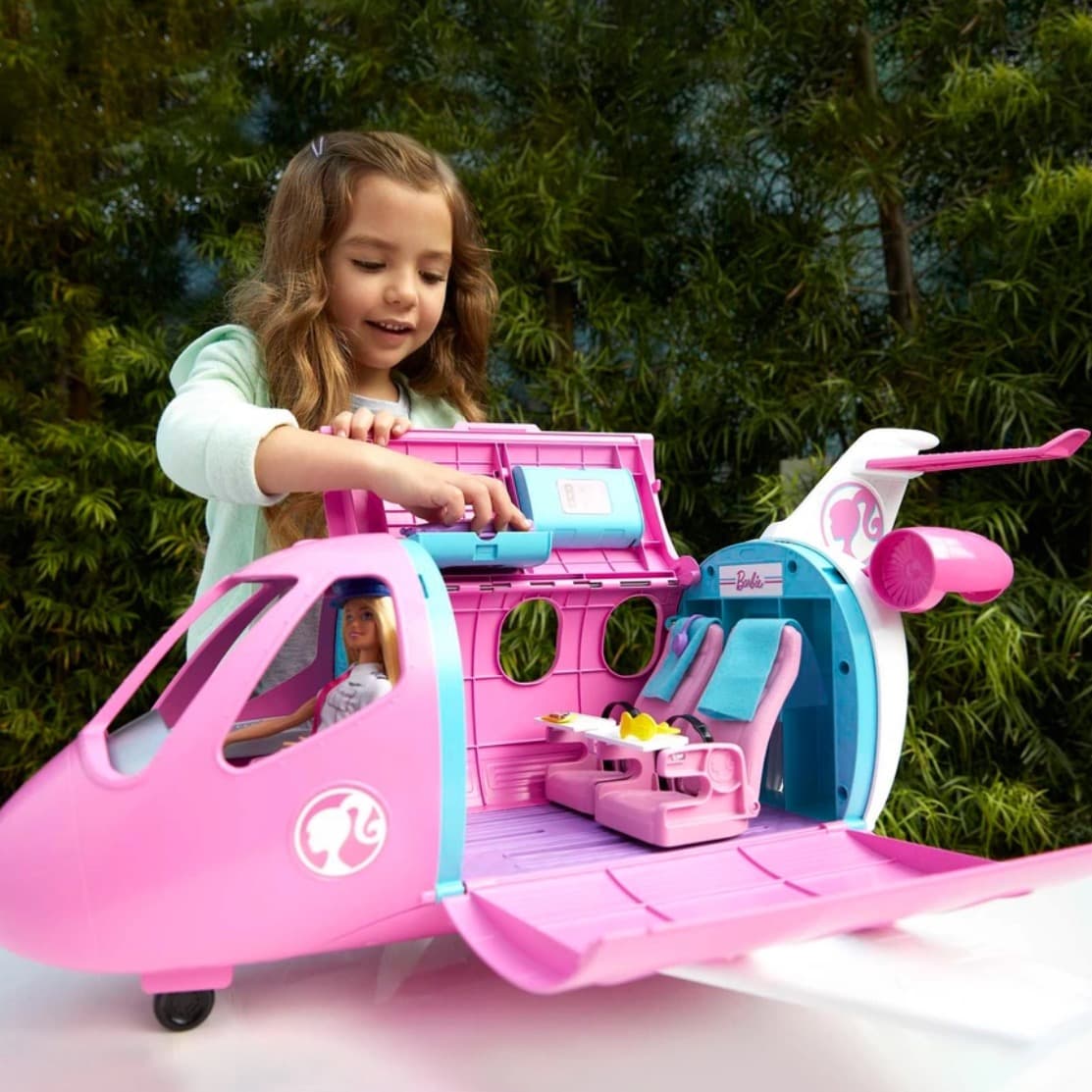 Barbie Plane with assorted Barbie 