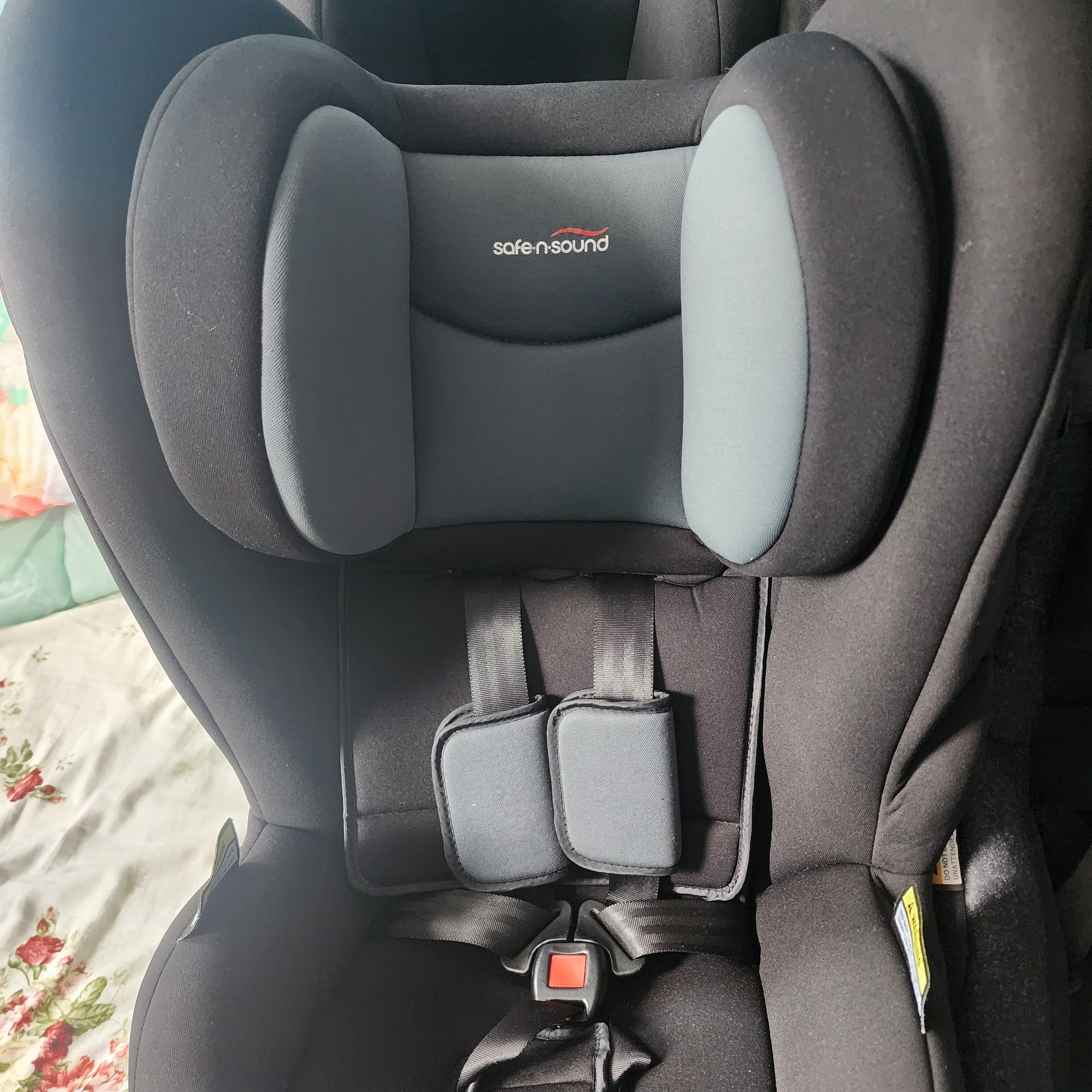 Britax Convertible Car Seat 0-4 years old