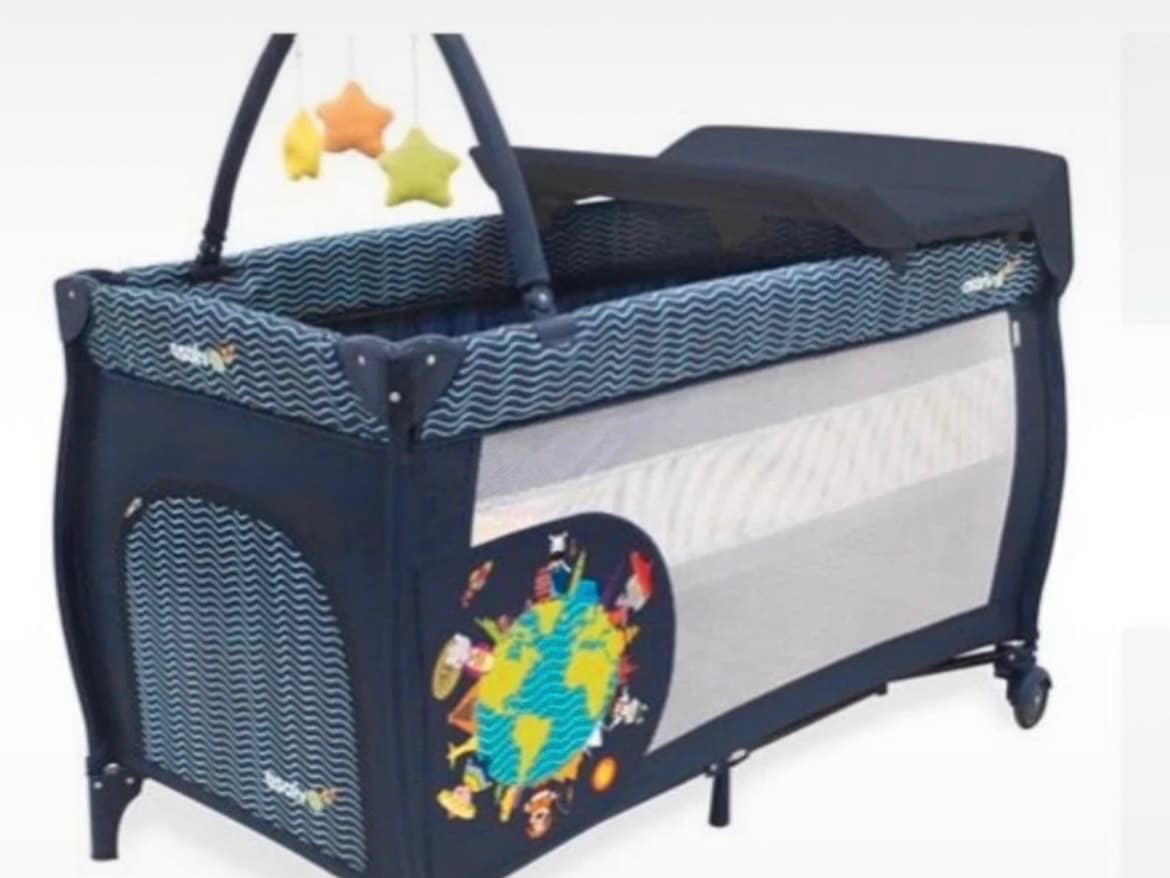 Travel crib