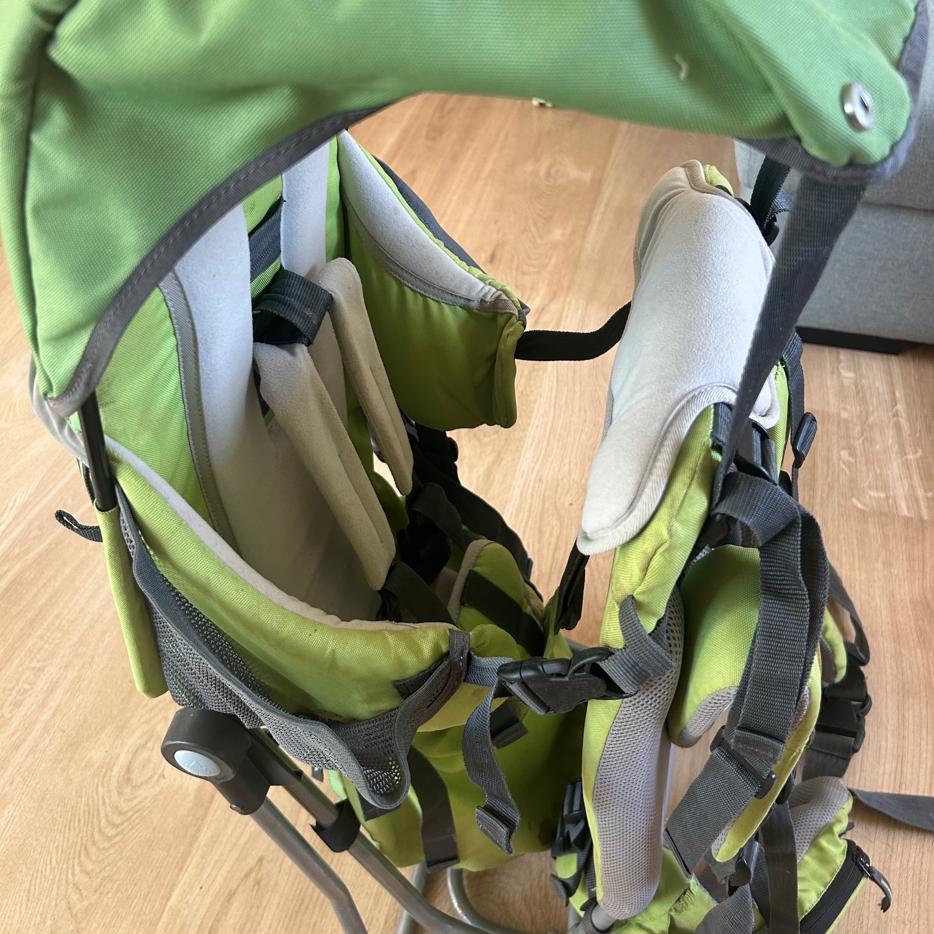 Comodo marsupio per bambini con protezione solare  - 2
