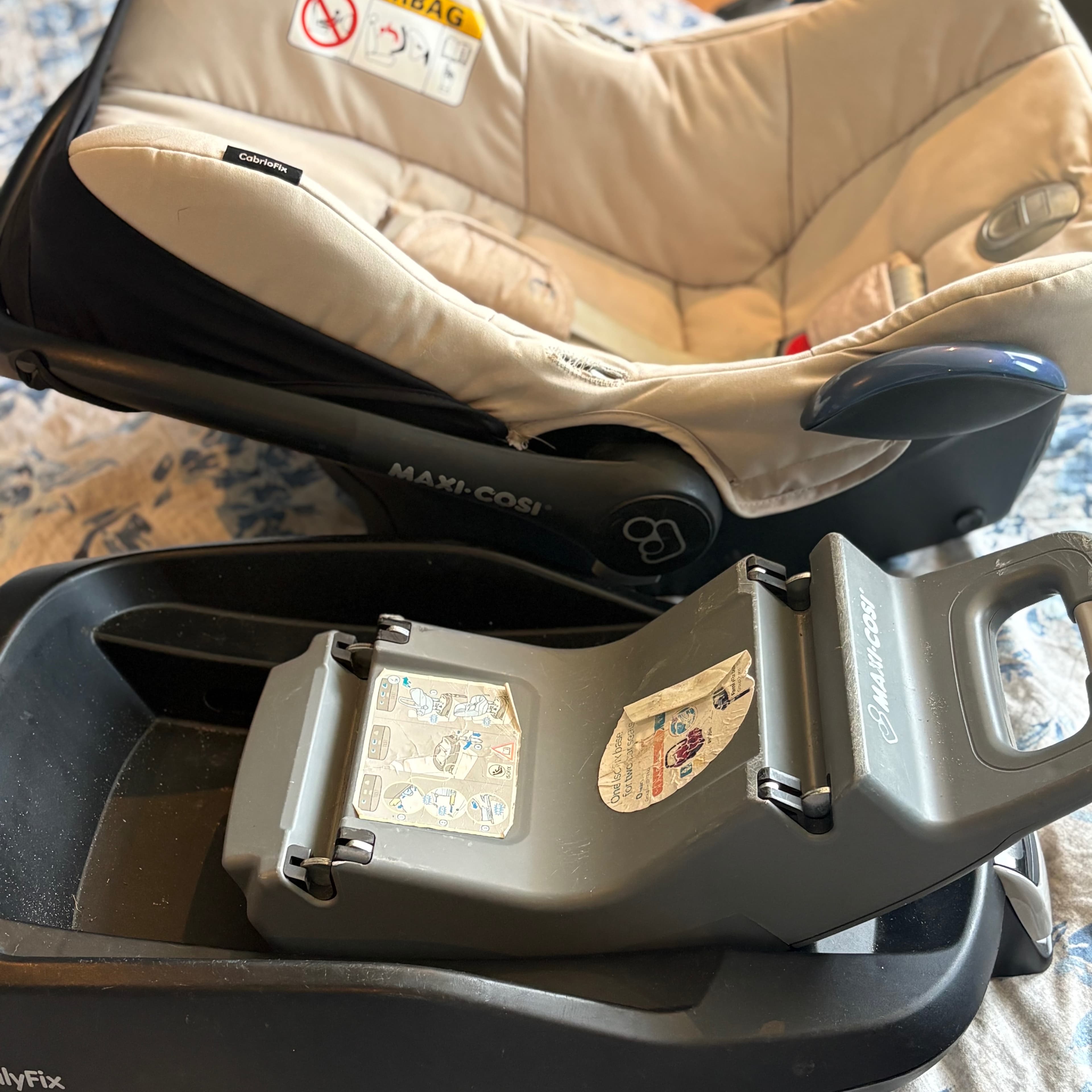 Maxicosi - Car Seat + isofix system / up to 13 kg