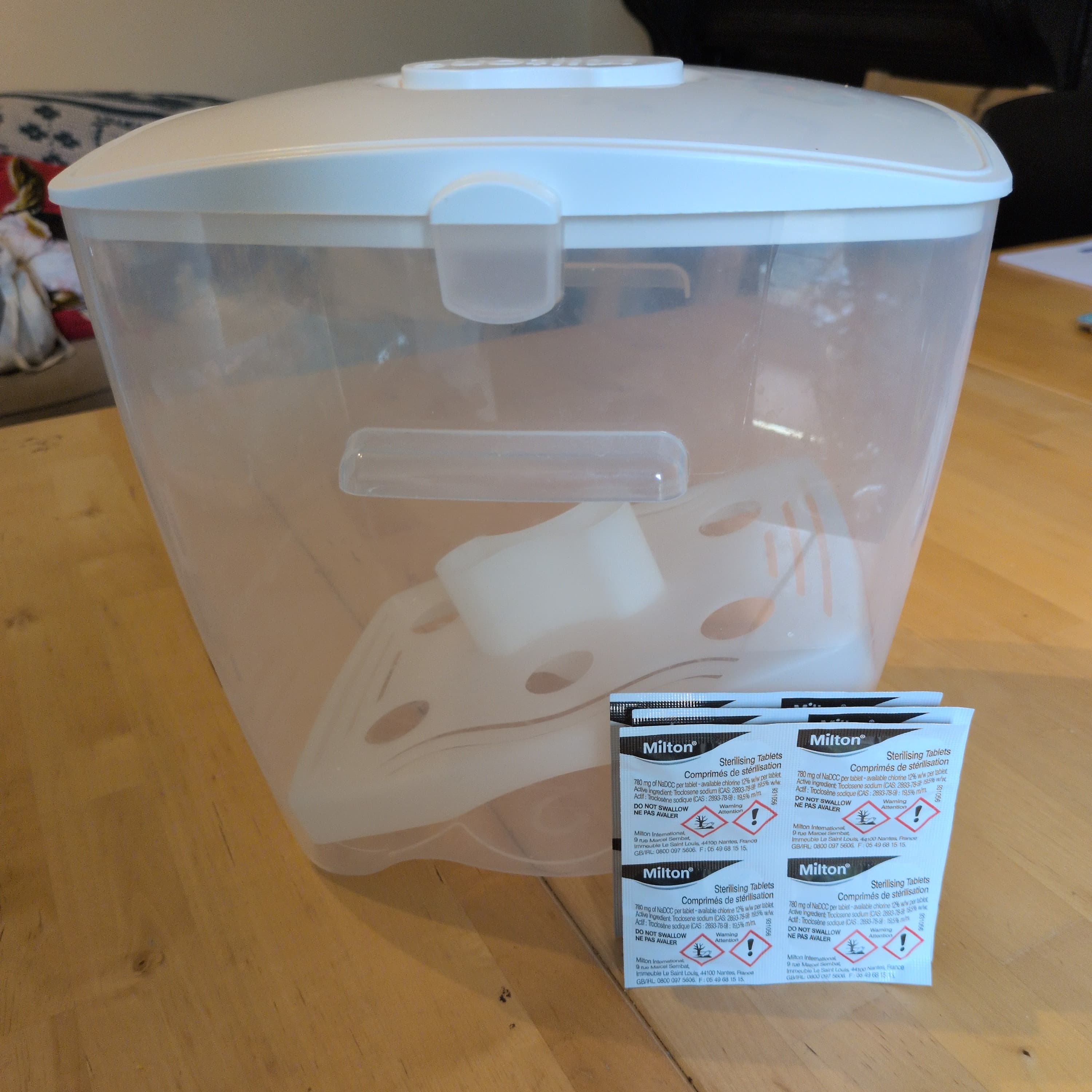 Milton Steralising Bucket - 2