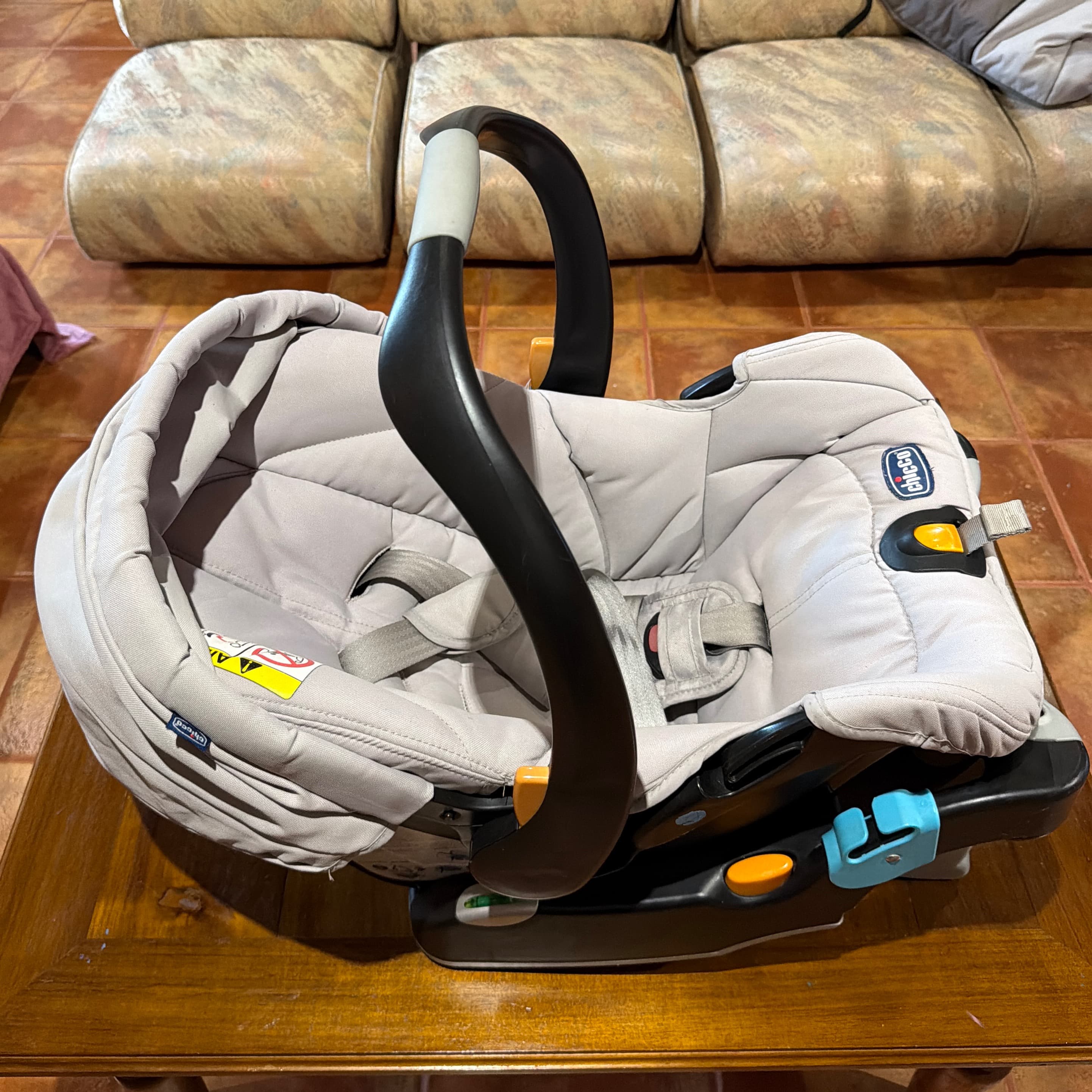     Seggiolino auto per neonati Chicco con base - 3