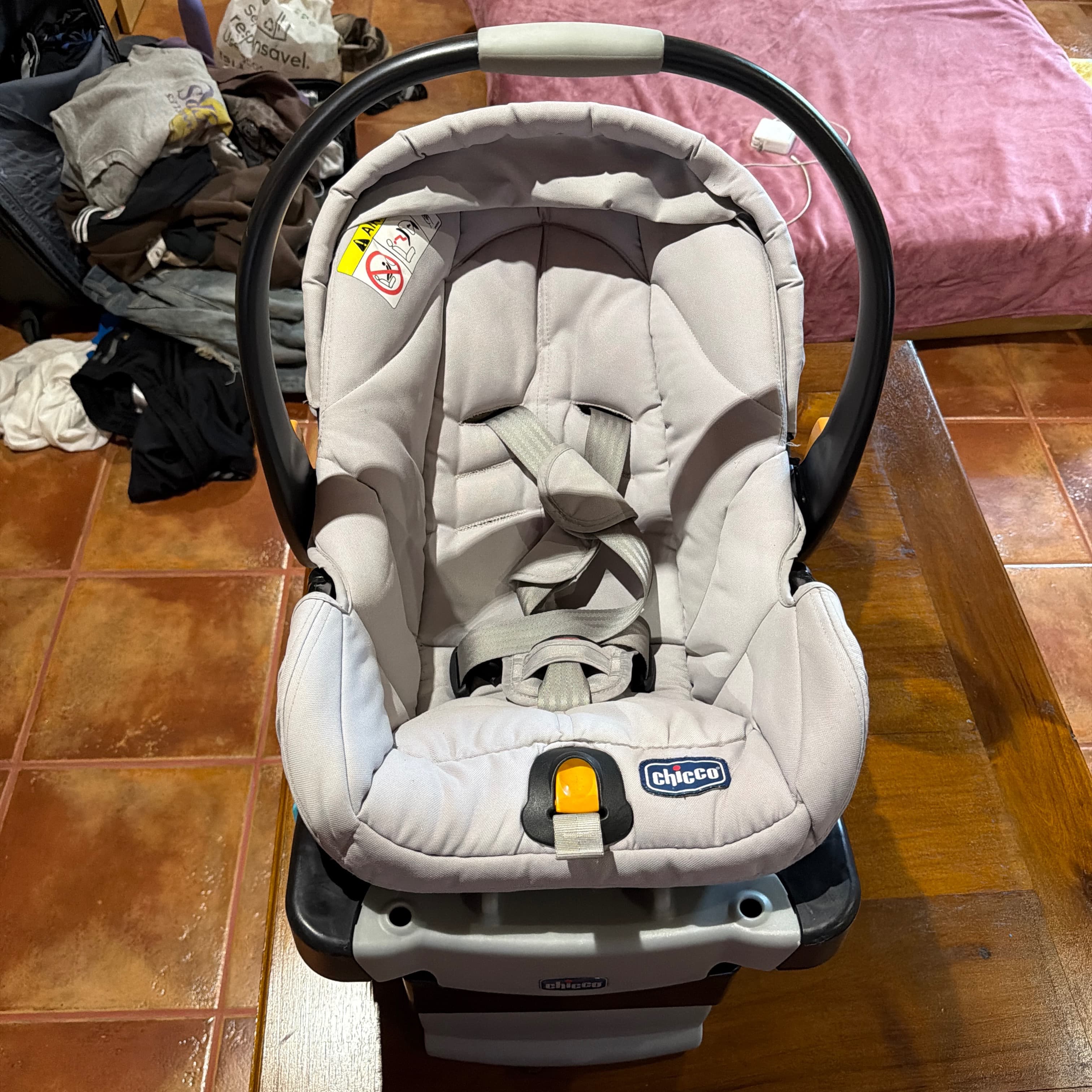     Seggiolino auto per neonati Chicco con base - 4