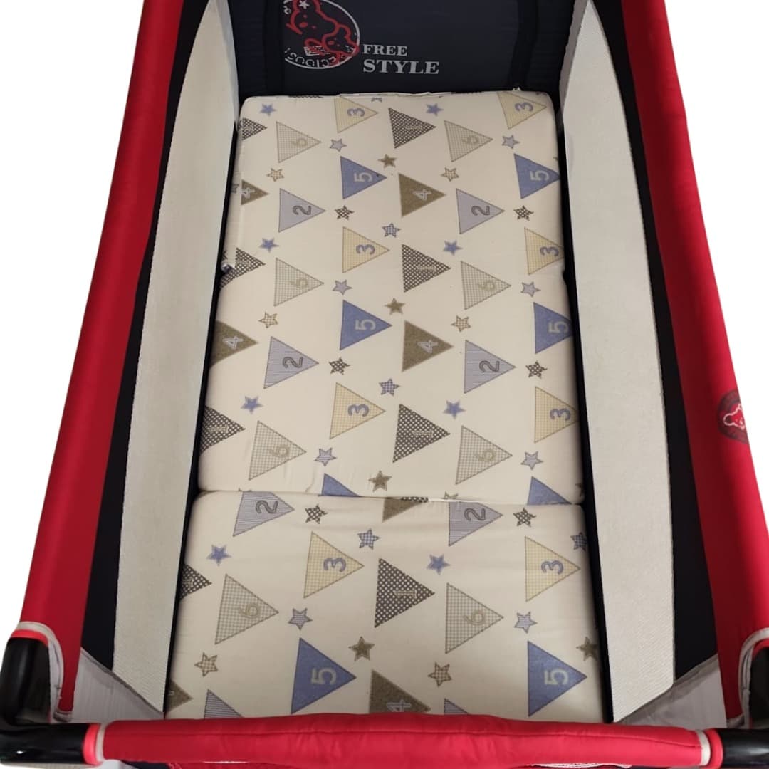 Brevi Foldable Travel Cot - 2