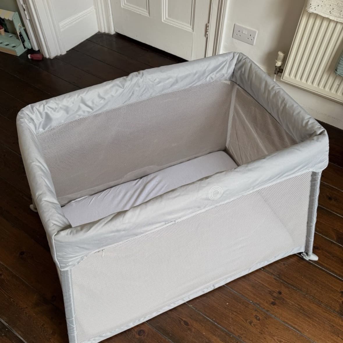 Airpod Venture Travel Cot