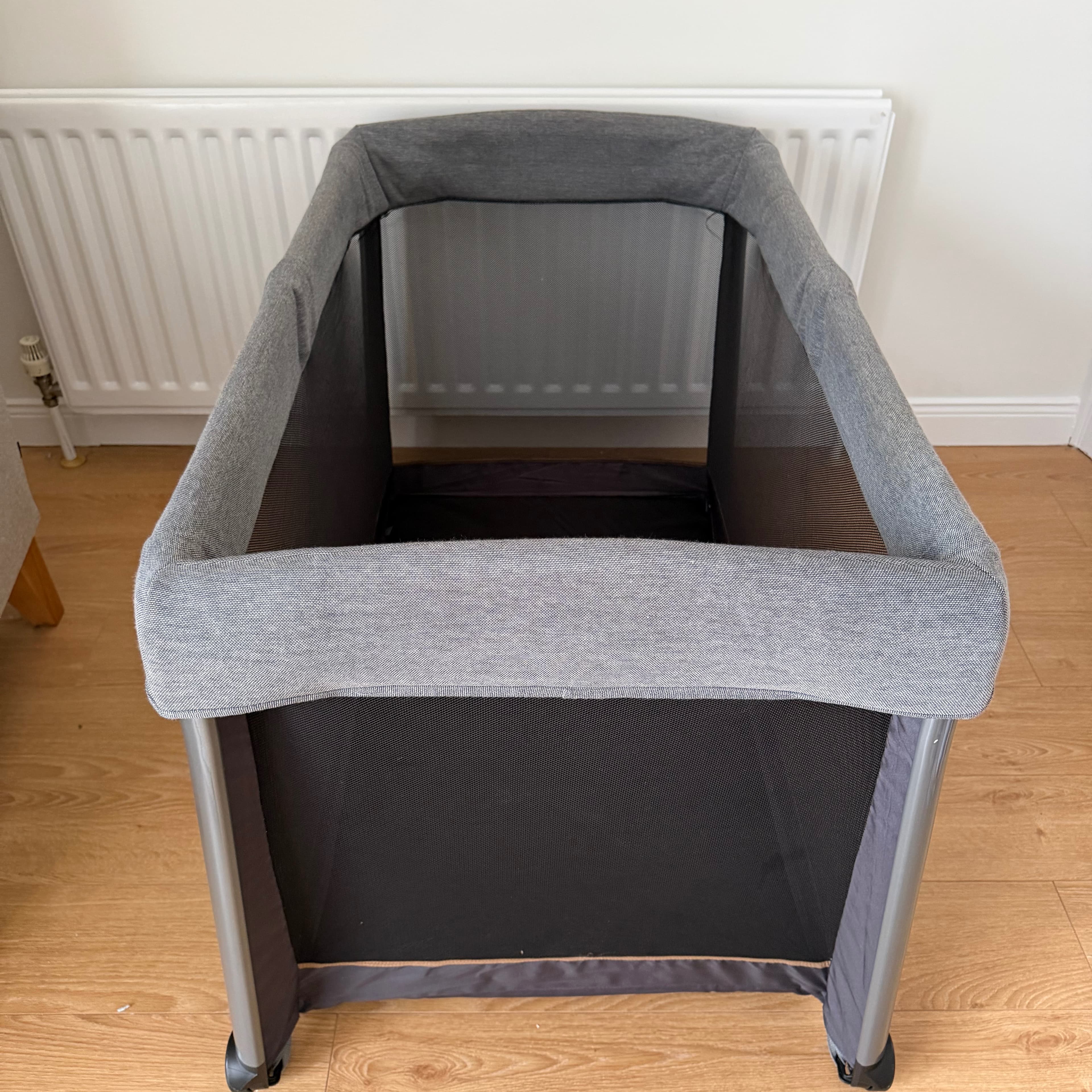 Graco Foldlite travel cot 