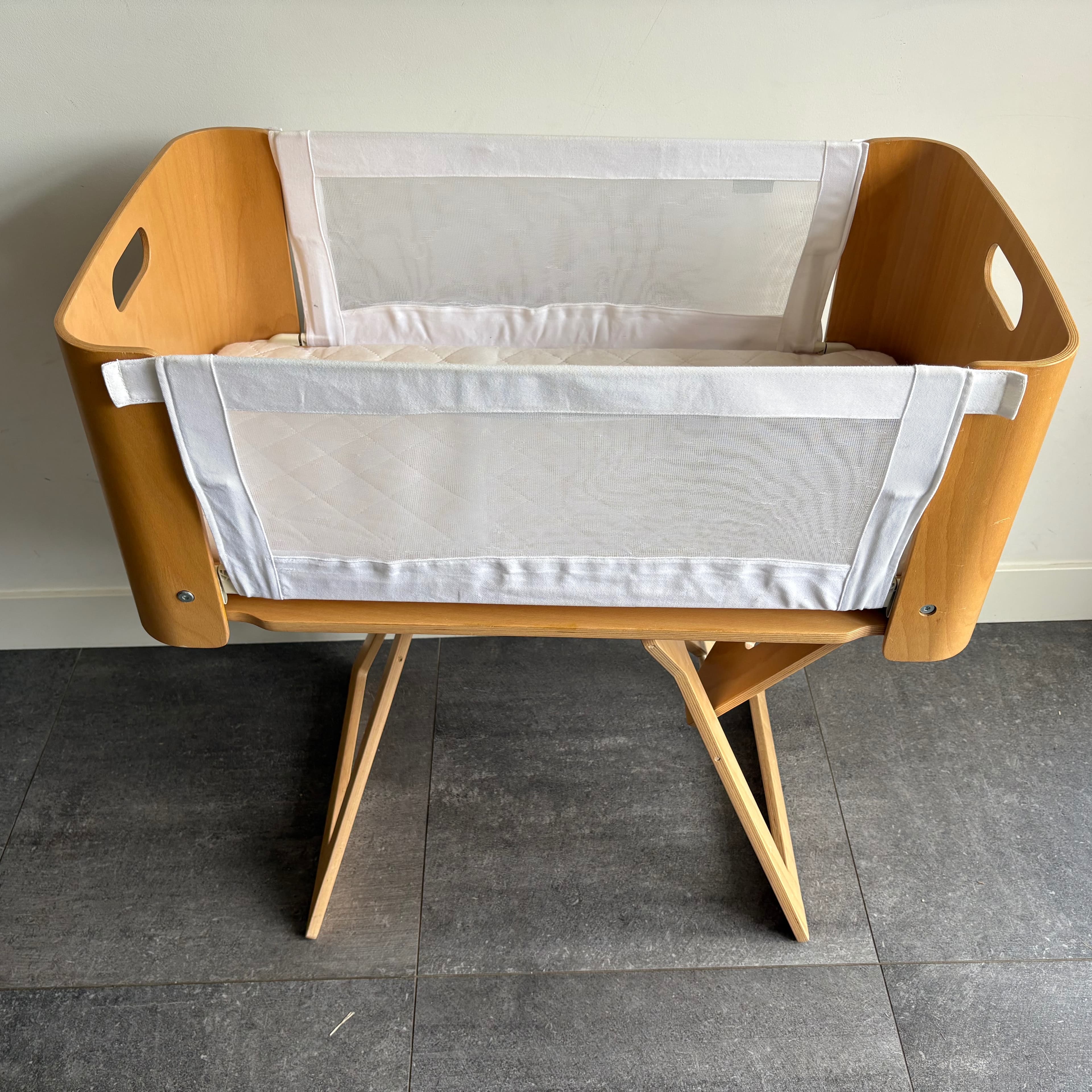 Bednest Cosleeper for newborns 0-5 months