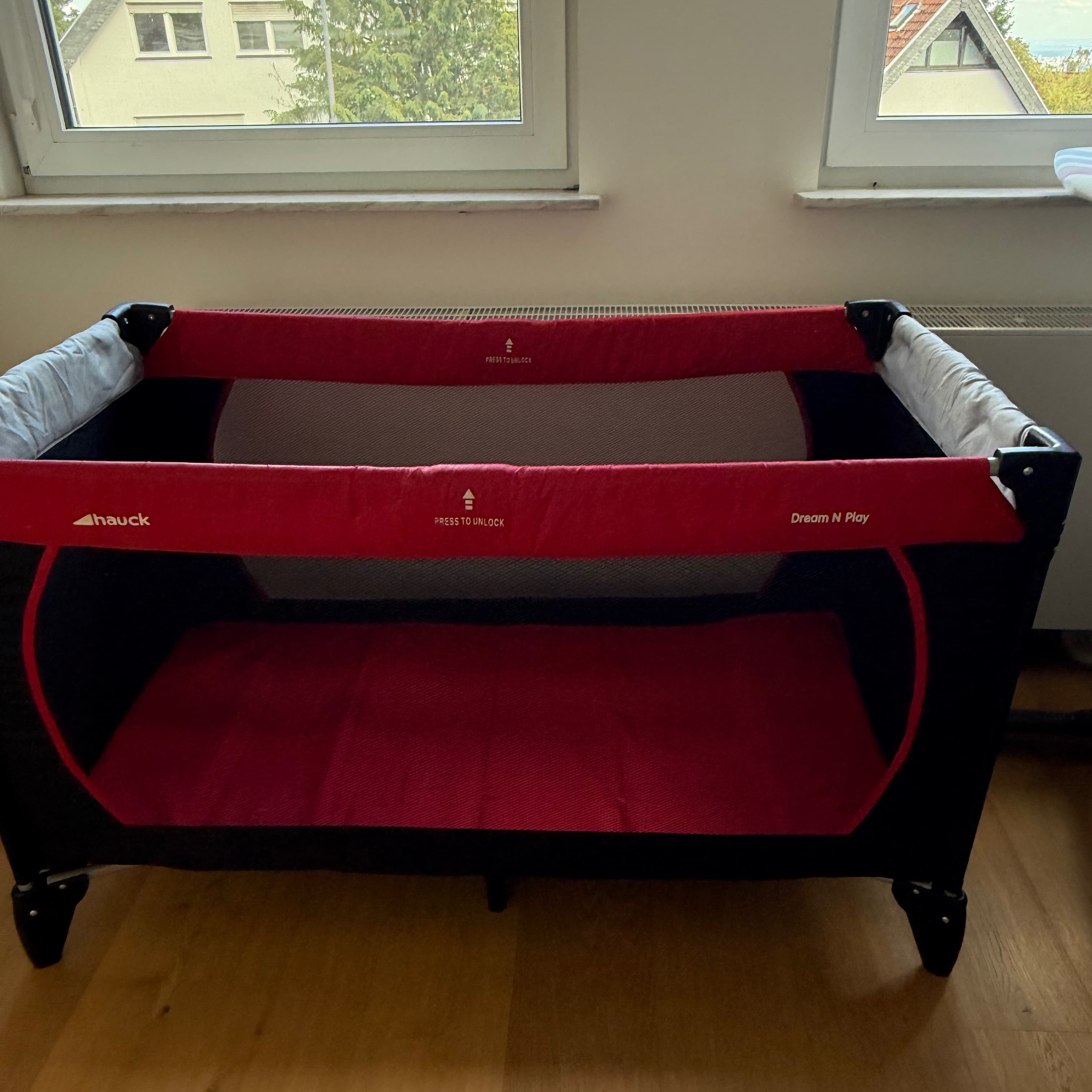 Letto da viaggio Hauck Dream n Play rosso nero  - 2