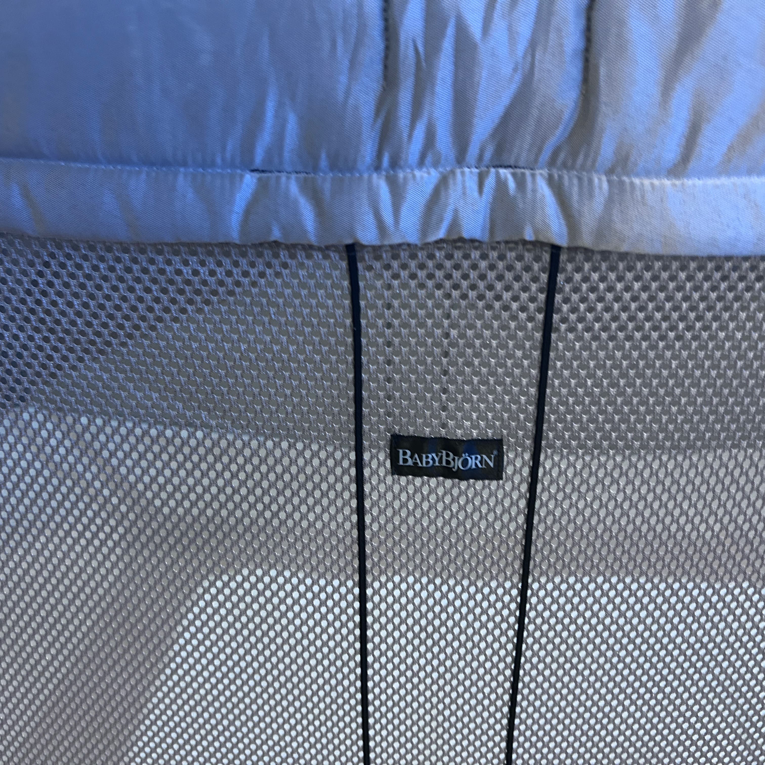 Light travel crib 