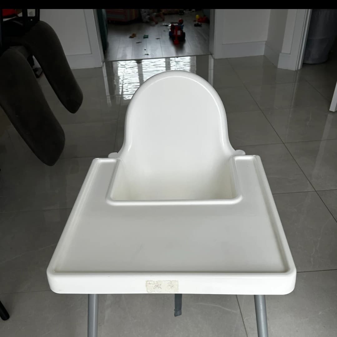 Plastic high chair