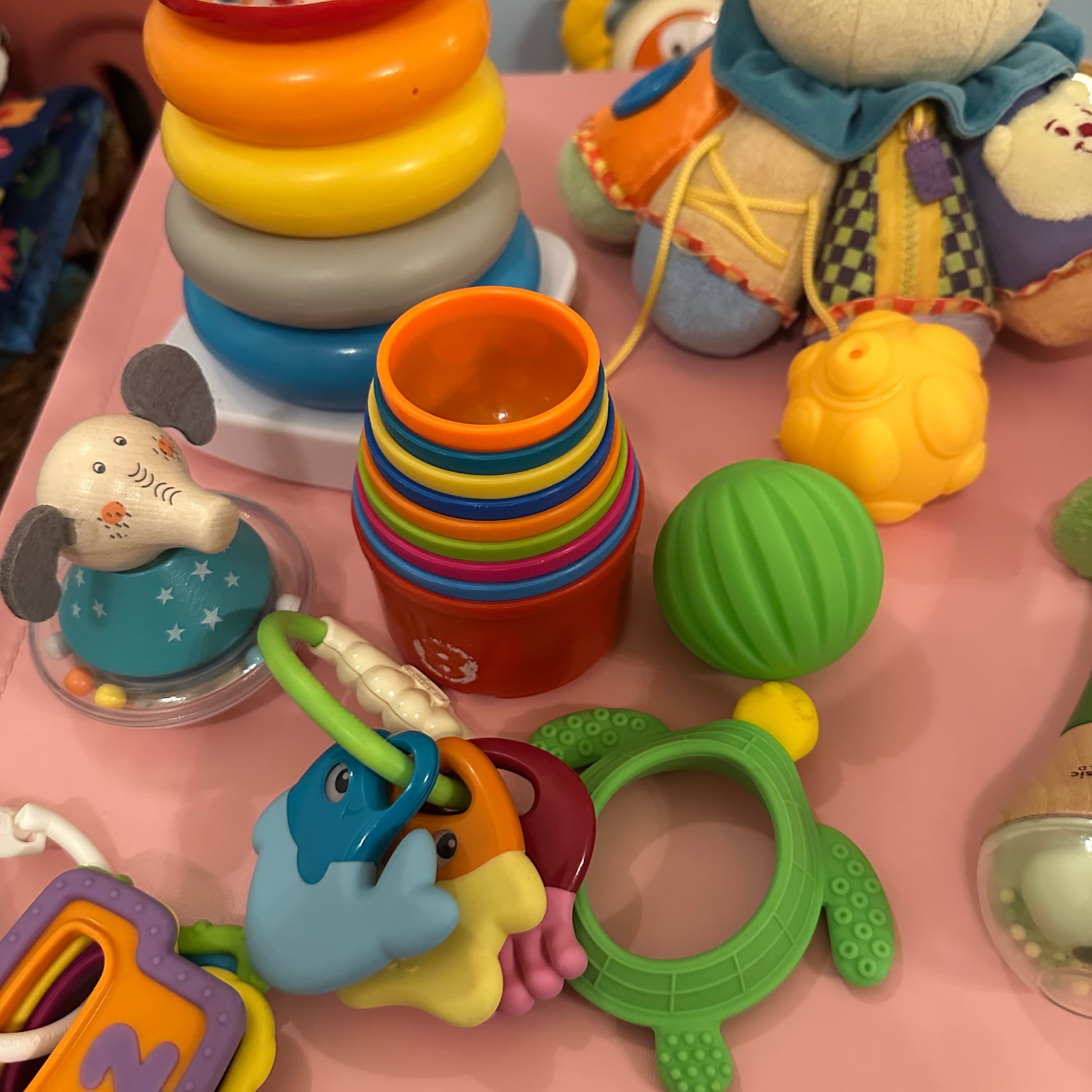 Set of 10 toys/games to choose from (several examples on the photos).