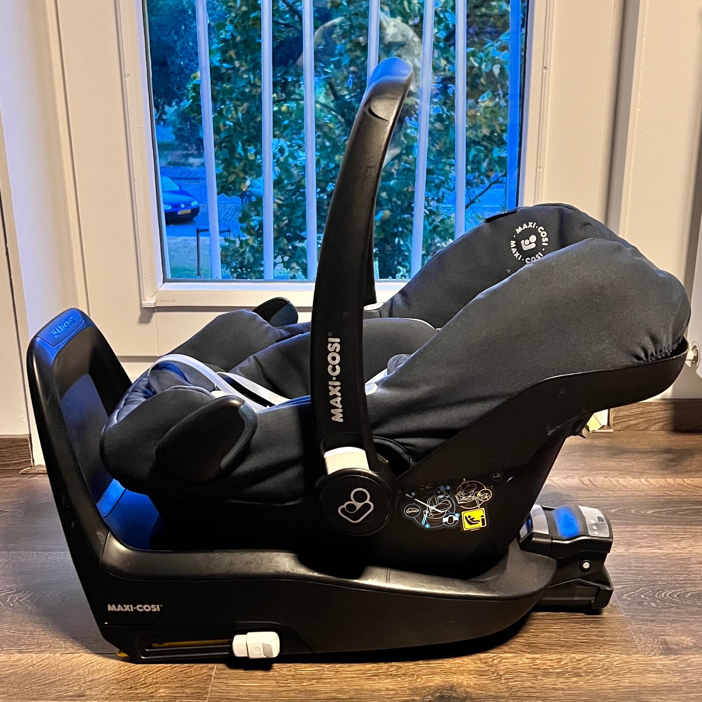 Seggiolino auto per bambini Maxi-Cosi + base ISOFIX - 2