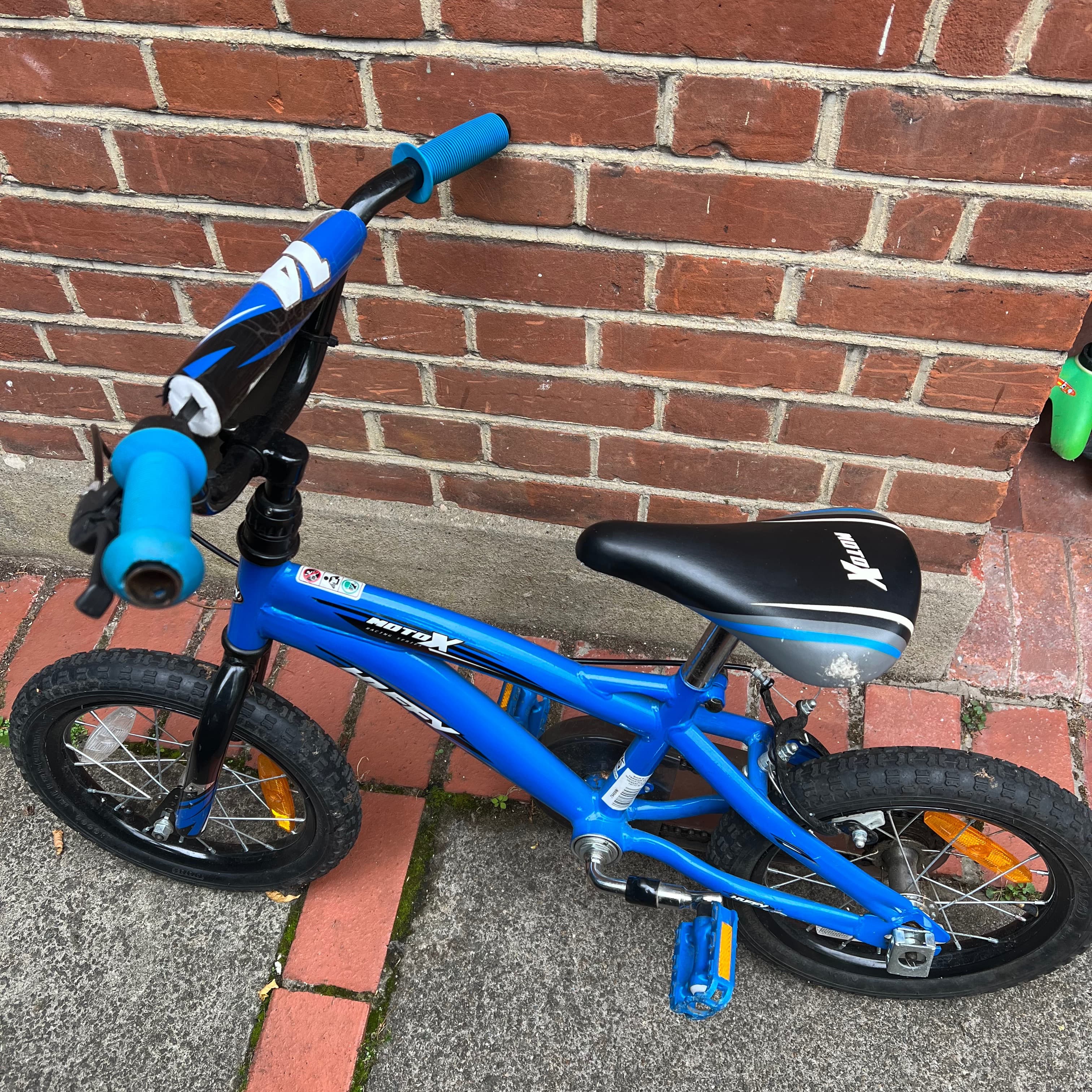 HUFFY MOTO X 14 INCH BOYS BIKE WITH HELMET BLUE/BLACK, 2-6 YEAR OLD - 5