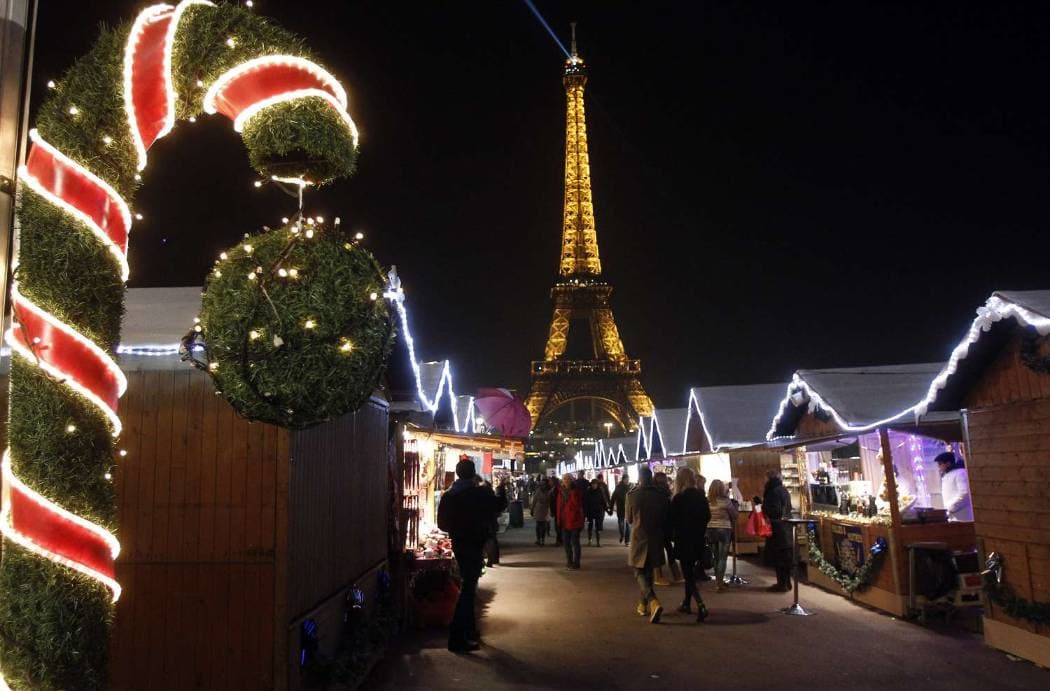 A Comprehensive 2023 Paris Christmas Guide with Kids