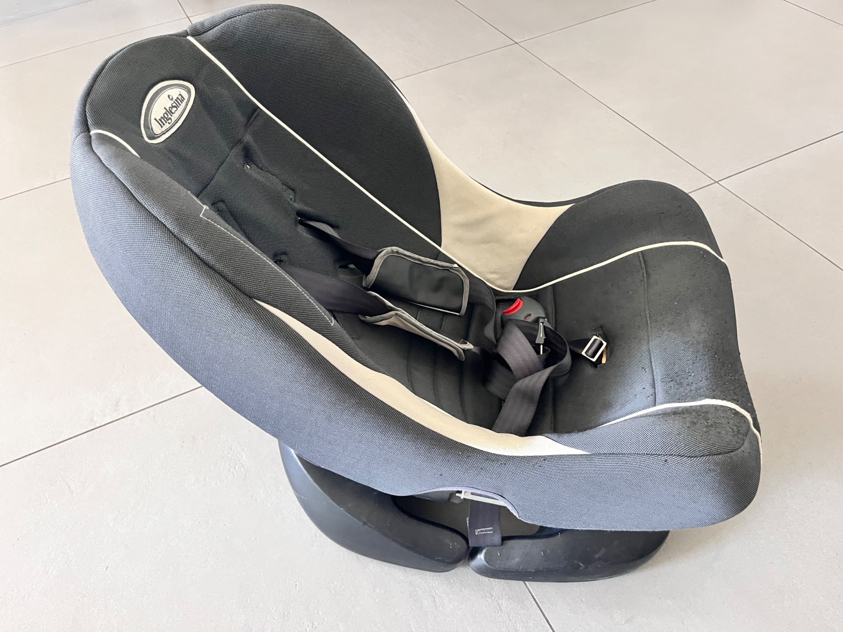Inglesina moovy car seat (0-18Kg) - 2