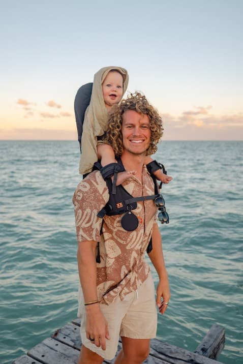 Shoulder carrier