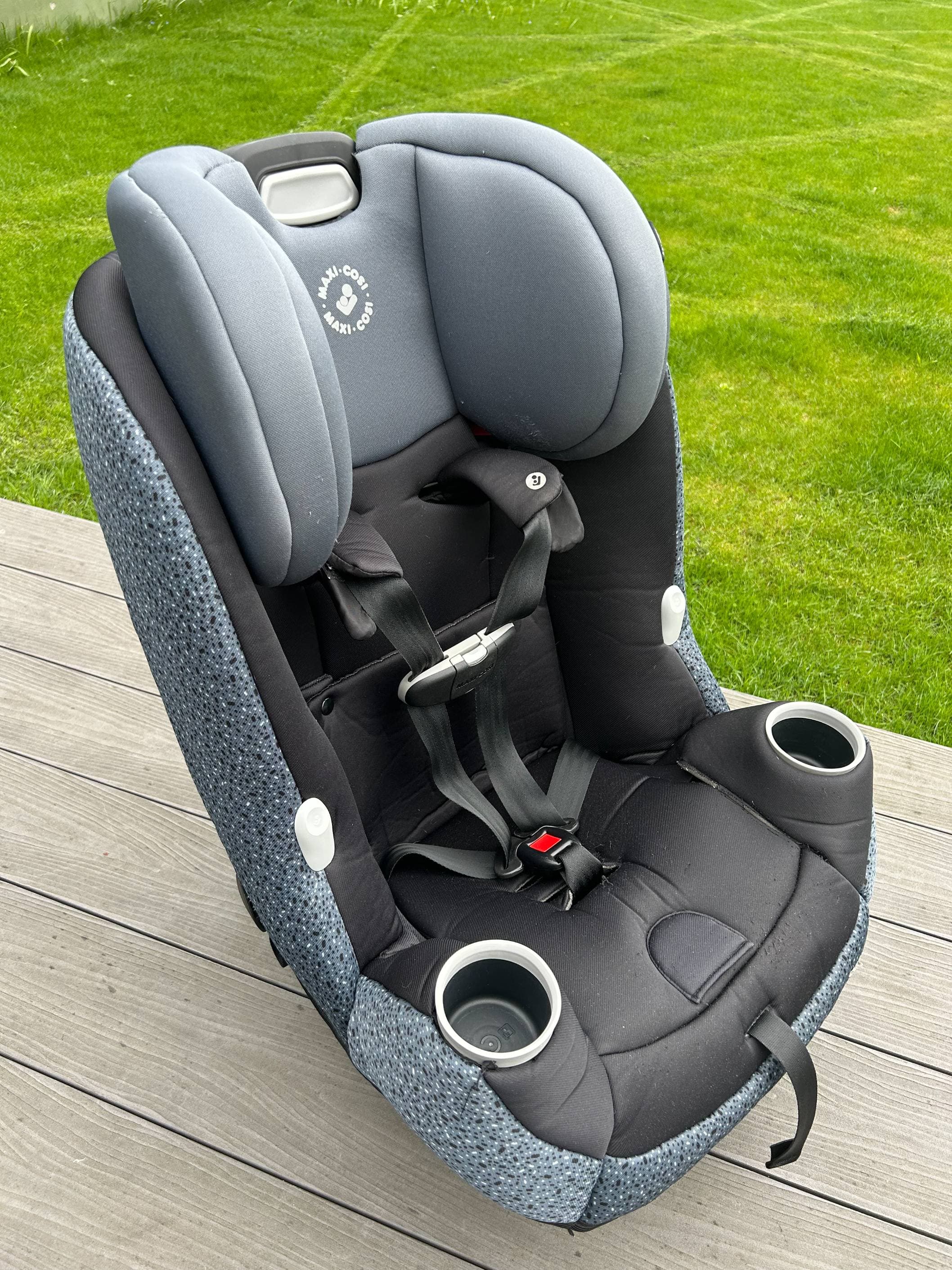 Maxi-Cosi Pria All-in-One Convertible Car Seat
