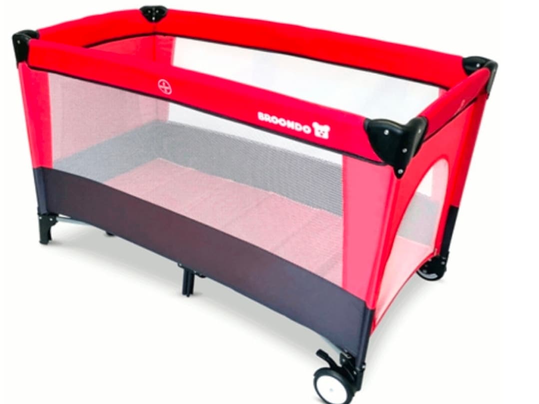 Broondo travel cot