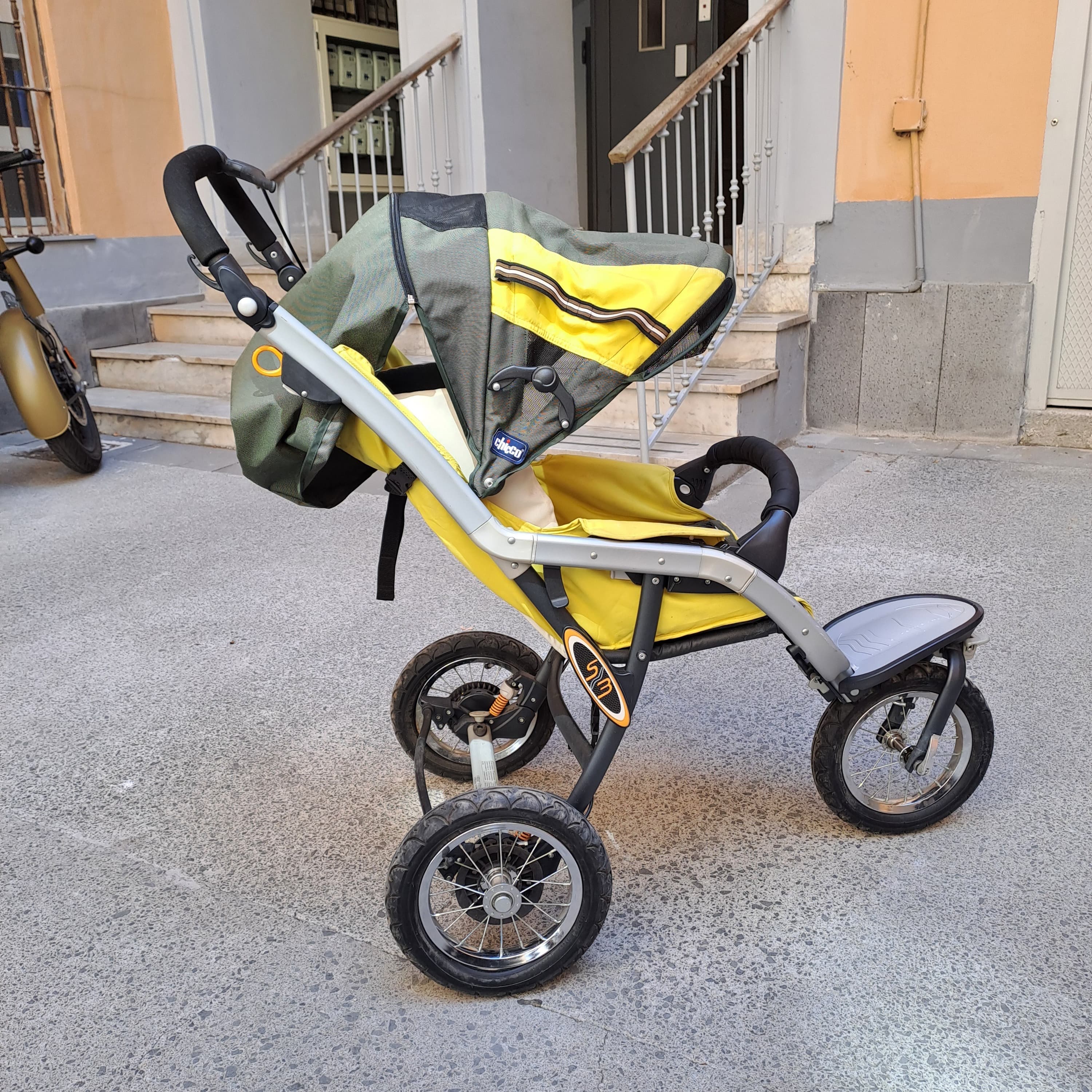 Passeggino Chicco 3 ruote - 2