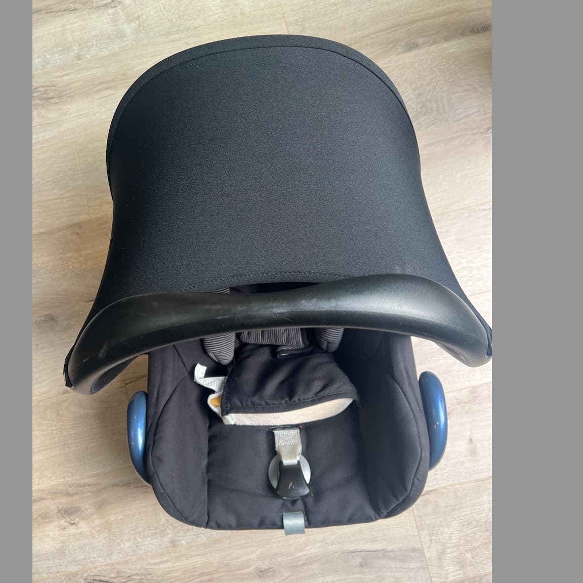 CabrioFix Baby Car Seat – Black/Grey - 2