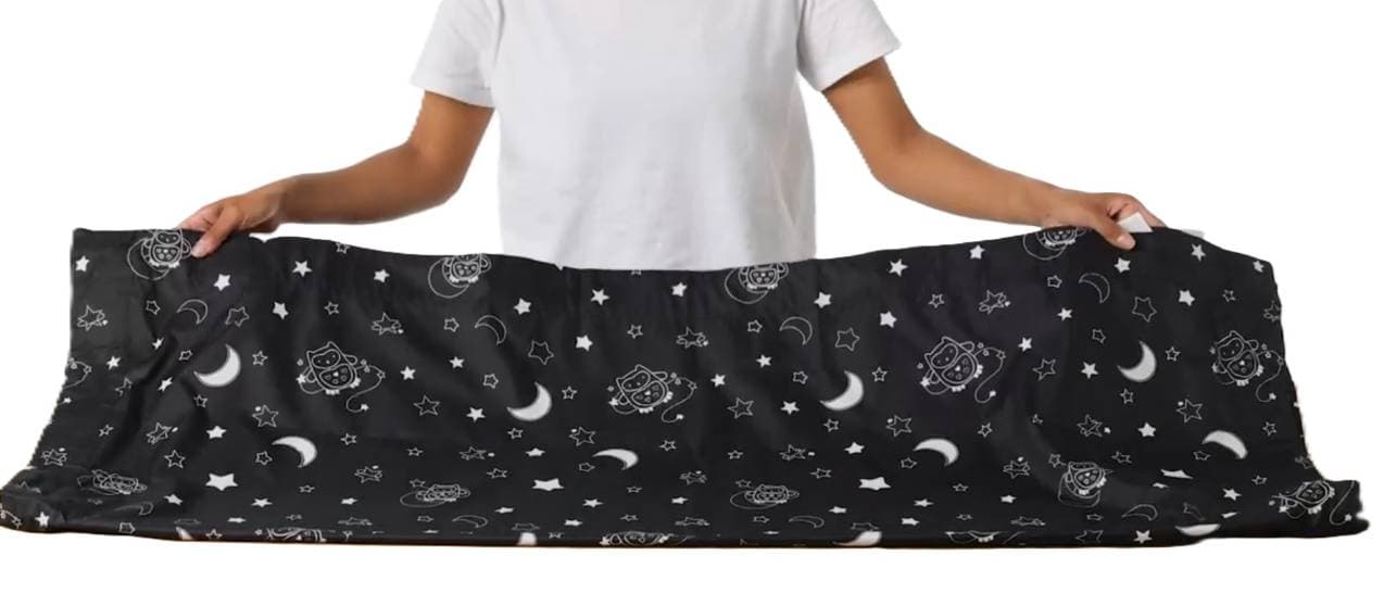 Travel blackout curtain /suction cups and velcro - 2