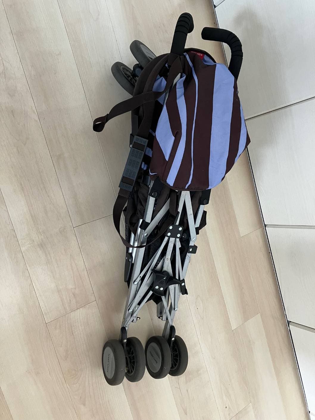 Maclaren Triumph umbrella stroller - 3