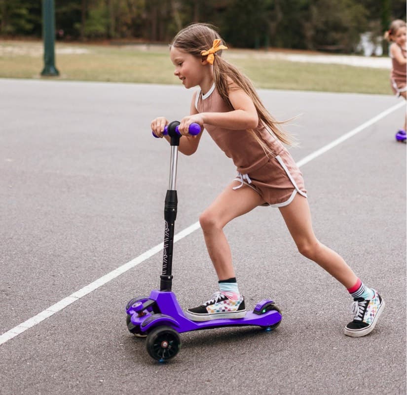 6KU 3-8 years scooter with flashing wheels - 2