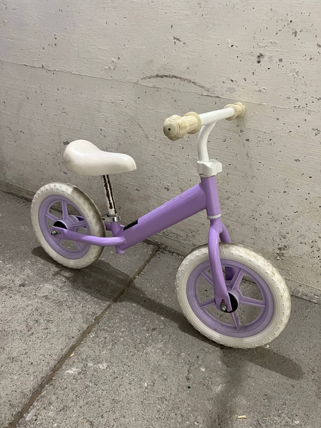 Bicicletta senza pedali per bambini: leggera e divertente per bambini dai 18 mesi in su - 2