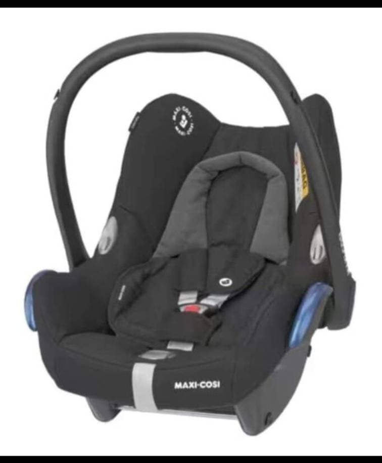 Maxi Cosi Cabriofix Car Seat (0-9 months)