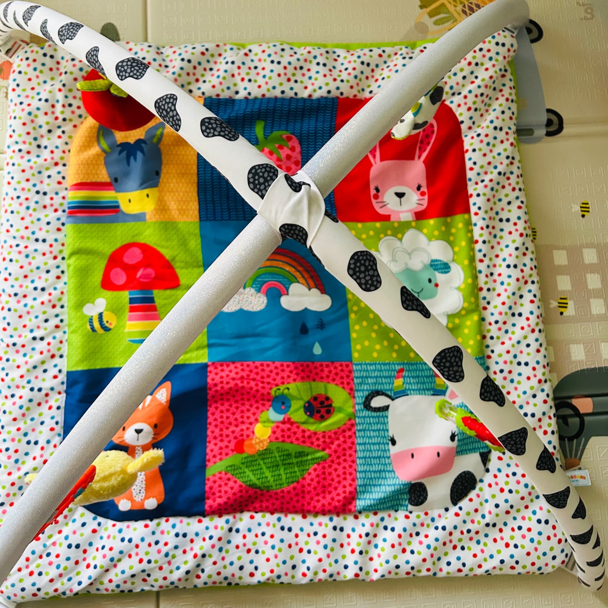 Blossom farm activity play mat