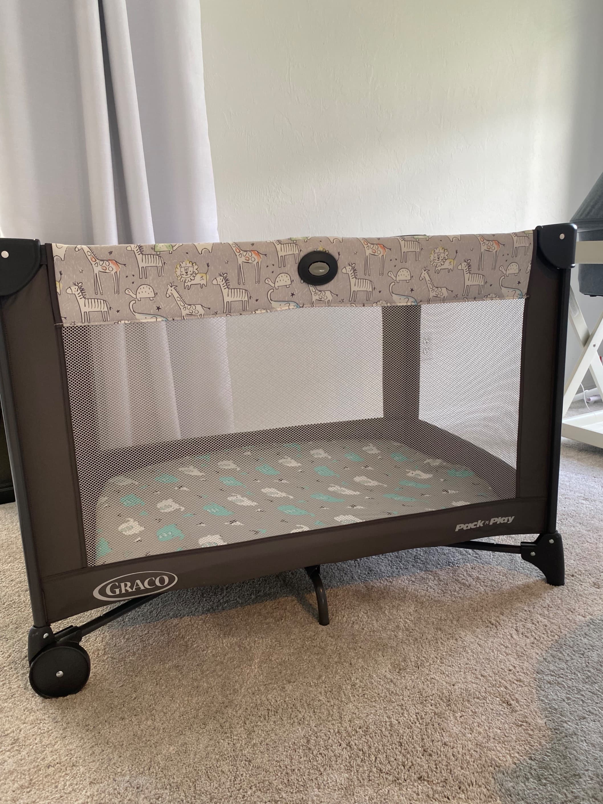Graco Pack N Play with Sheets