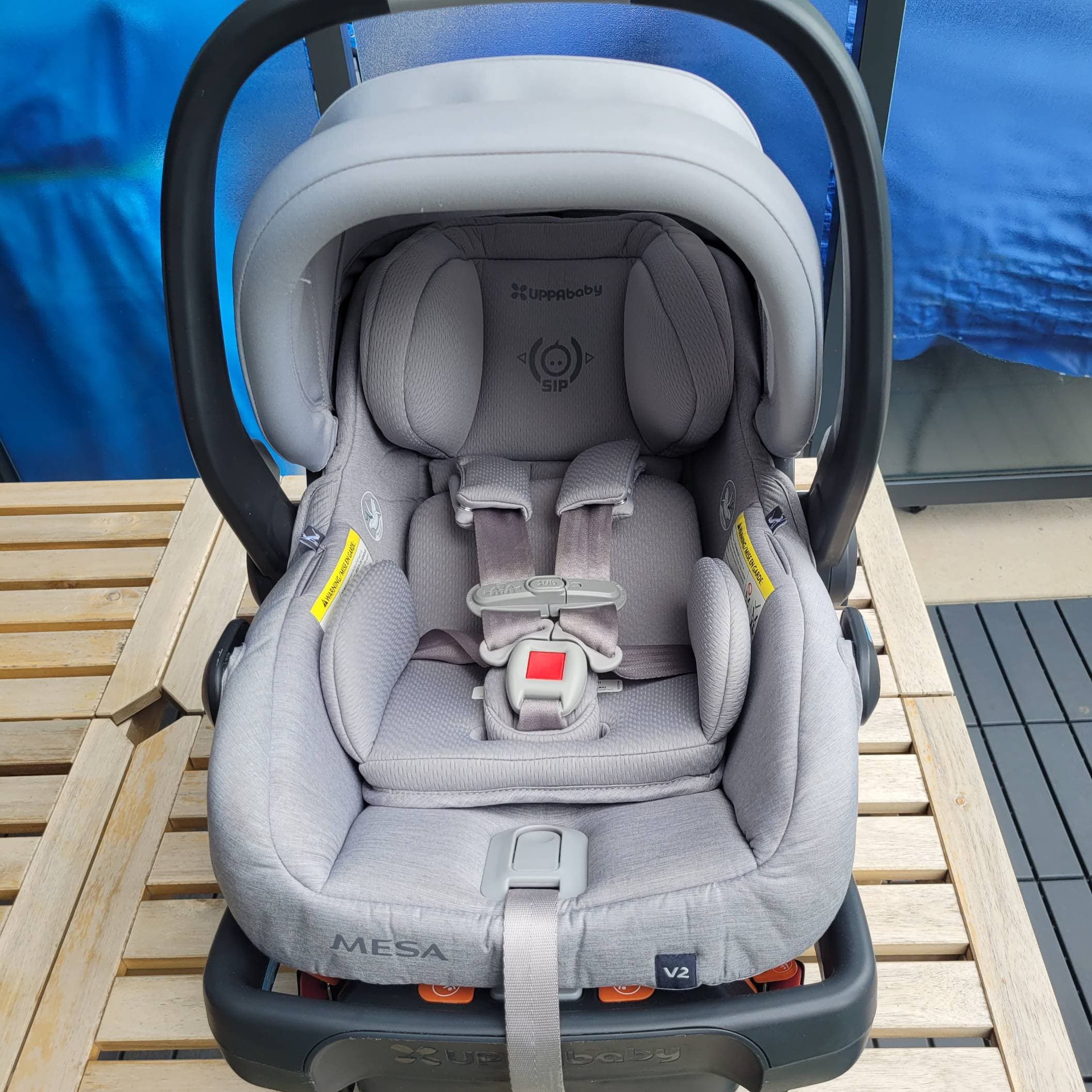 Uppababy Mesa car seat with base