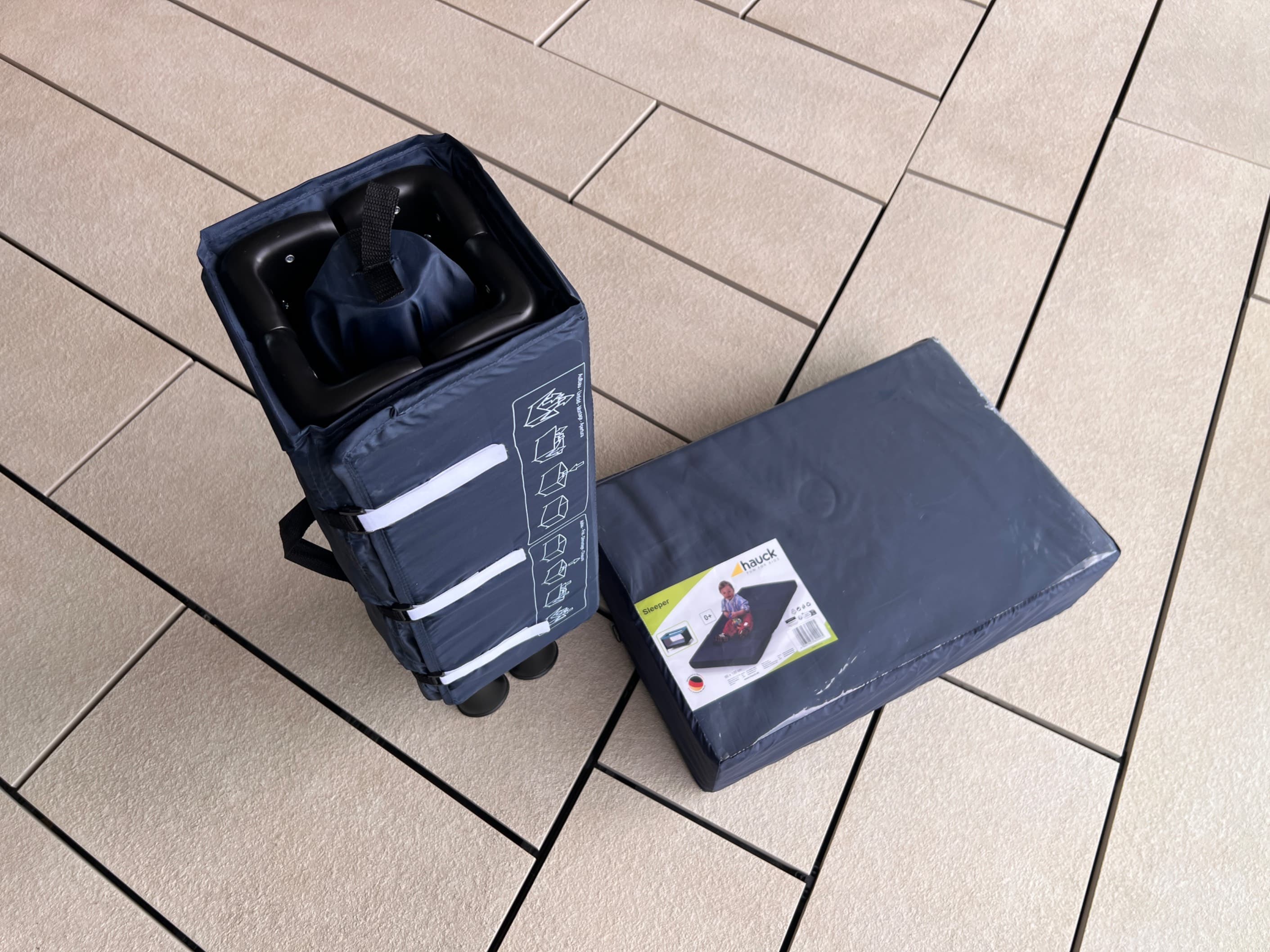Hauck Travel Cot (up to 15kg)