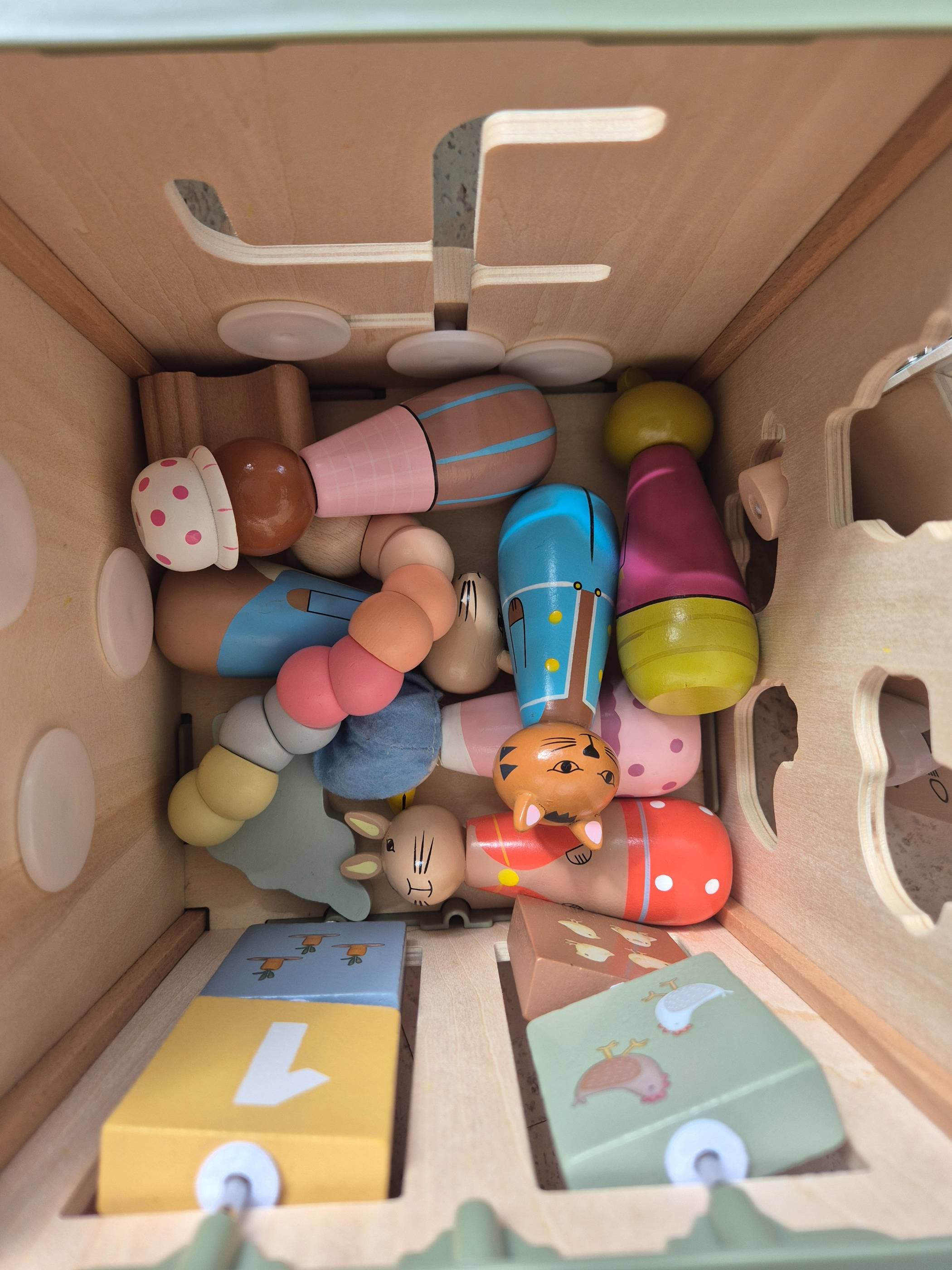 Activity wooden cube and toys - 3