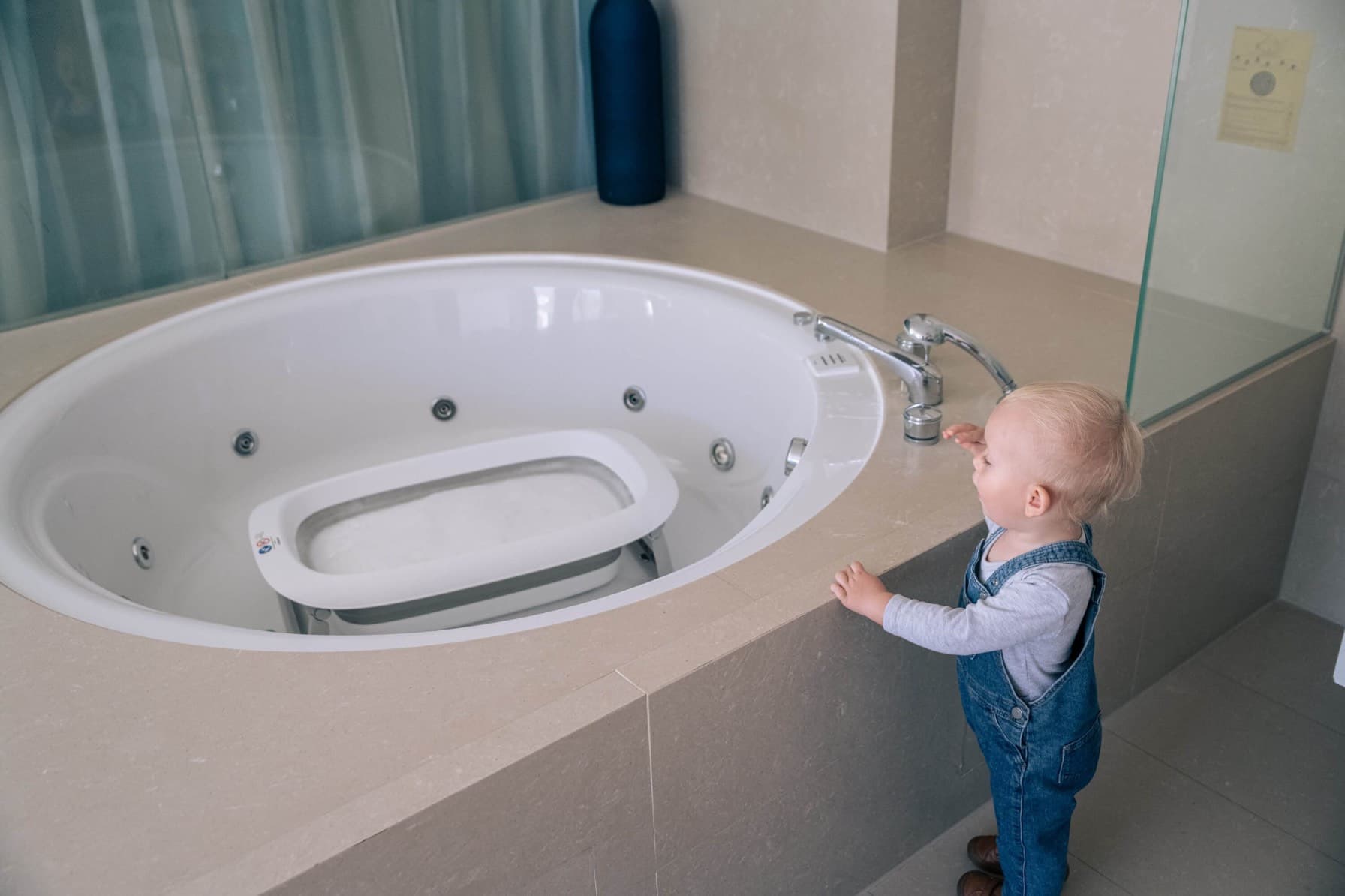 Bathtub