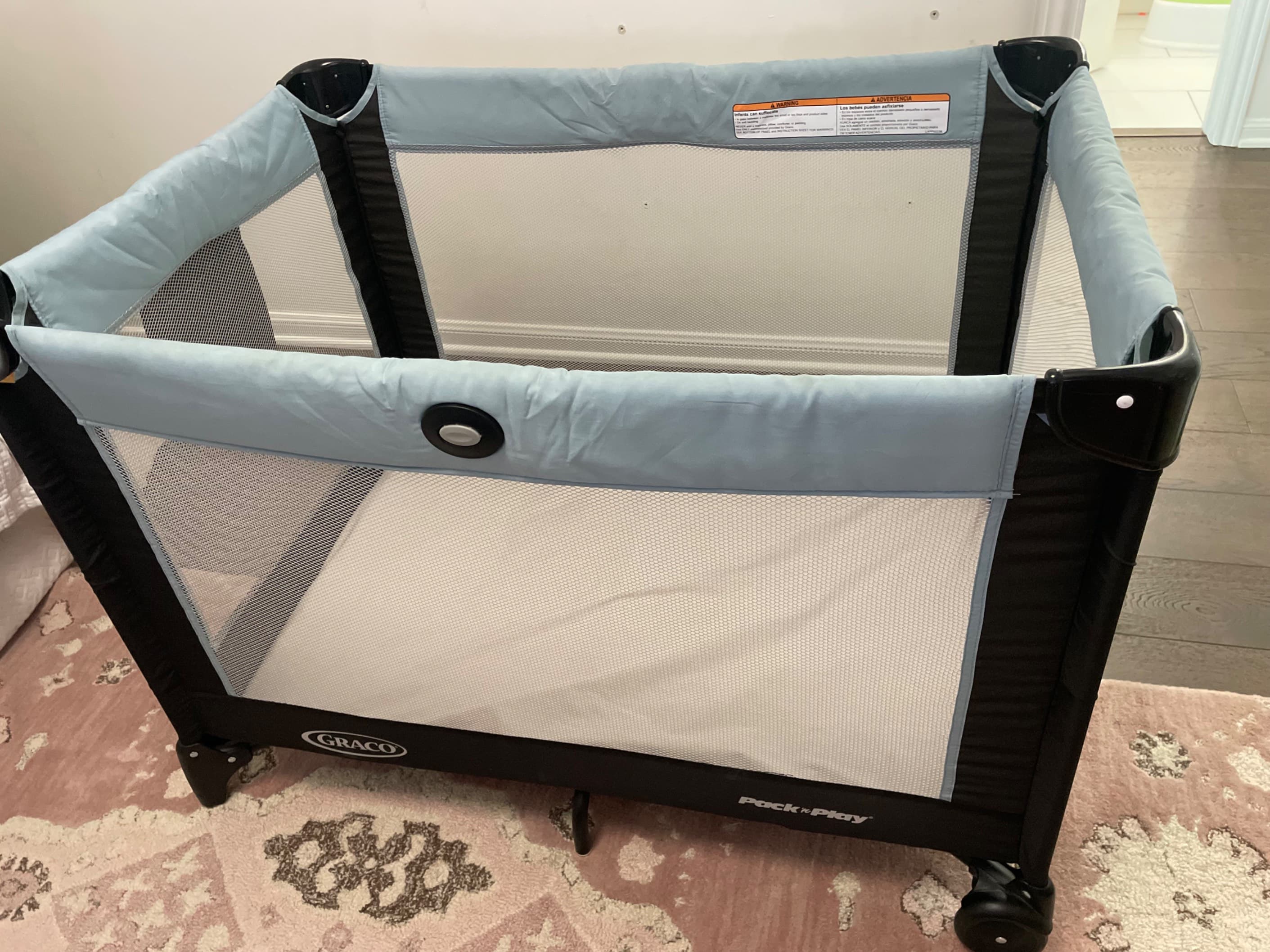 Graco Pack n Play Foldable Travel Cot / Up to 15 Kg - With Sheet - 2
